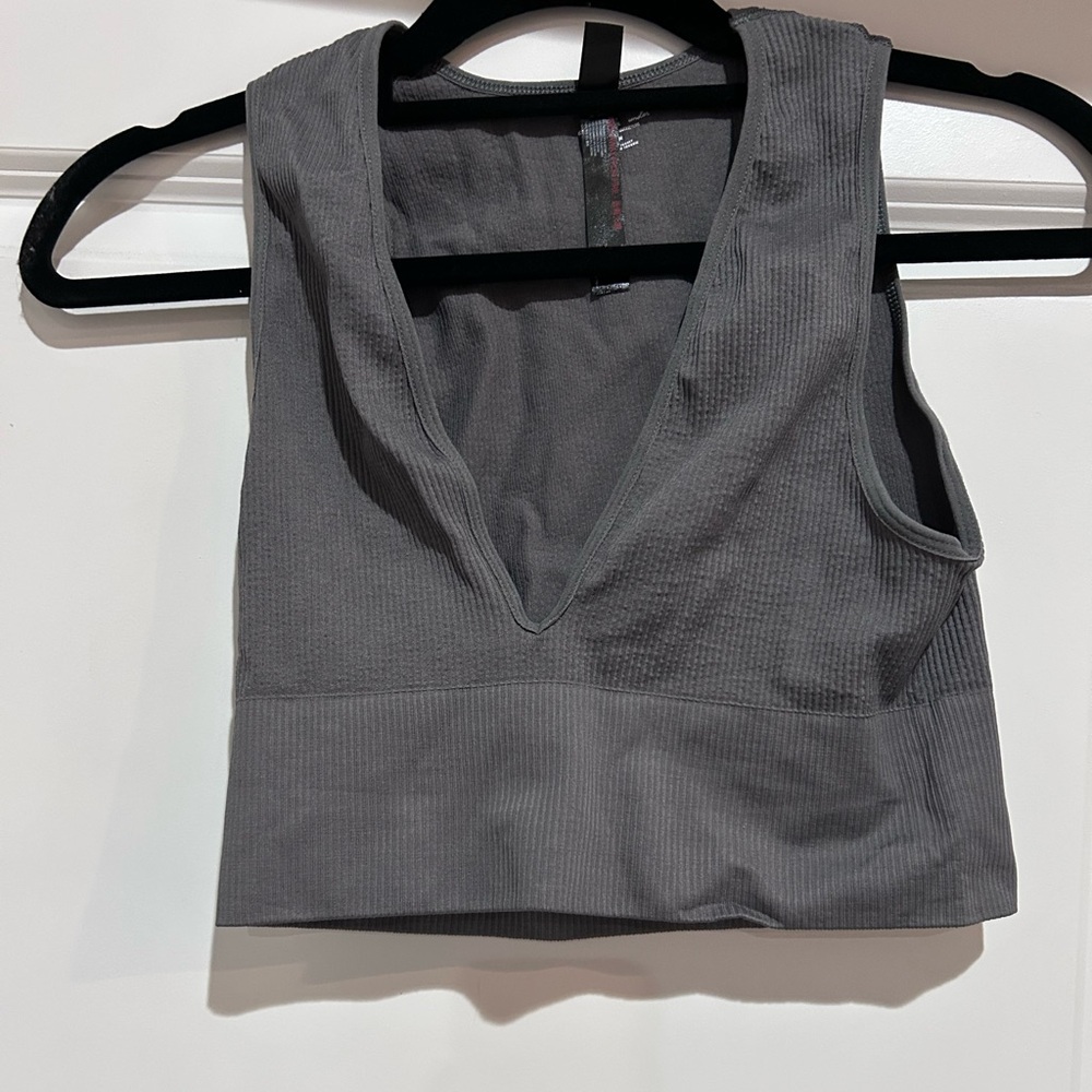 Urban Outfitters Women’s Gray Out from Under Seamless Plunge Top size medium